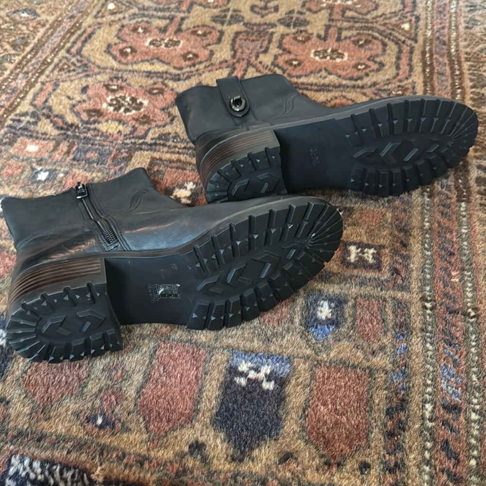 Coach Classic Turnlock Boots sz 8 - Picture 3 of 7